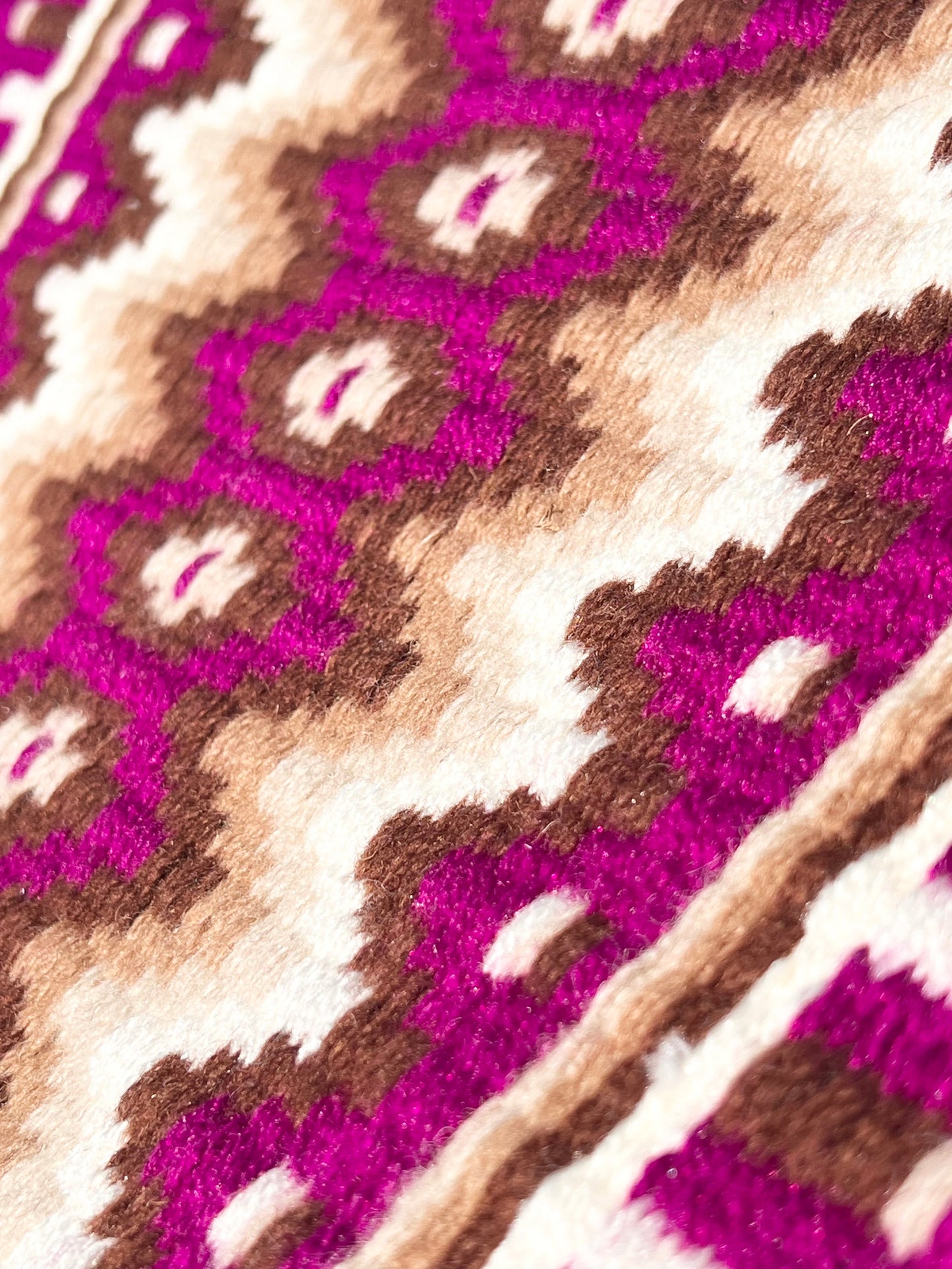 Beautiful hot pink, browns and tans show pad