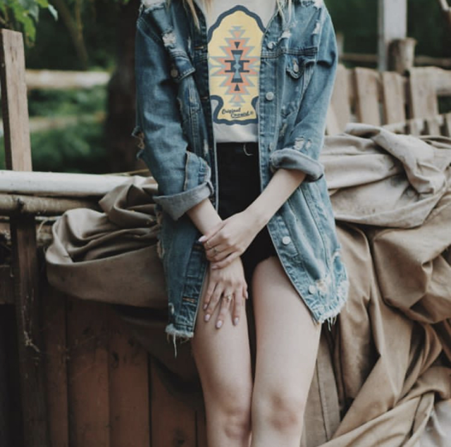 Lulu Arrowhead Tee-Soft Cream
